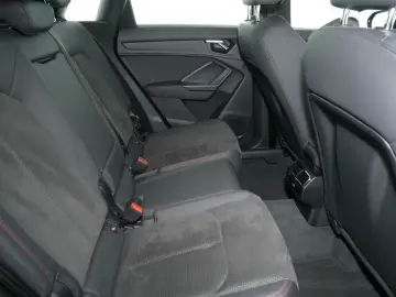 AUDI Q3 45 TFSI e S Line Int Pano Navi Leder Matrix