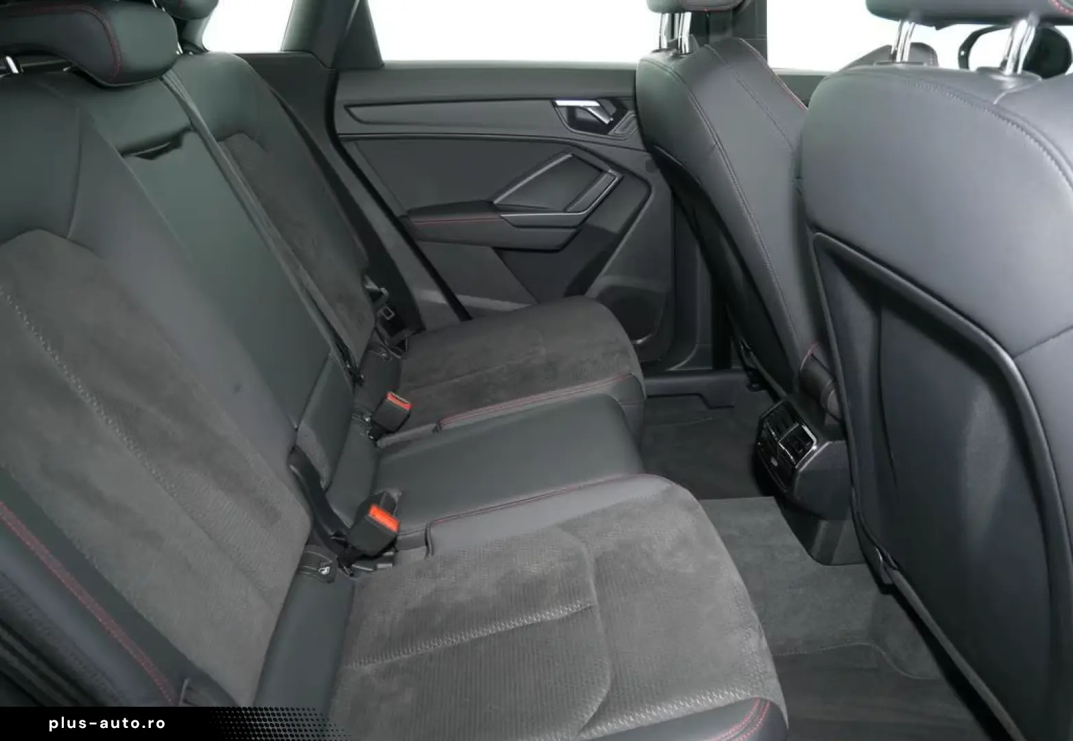 AUDI Q3 45 TFSI e S Line Int Pano Navi Leder Matrix