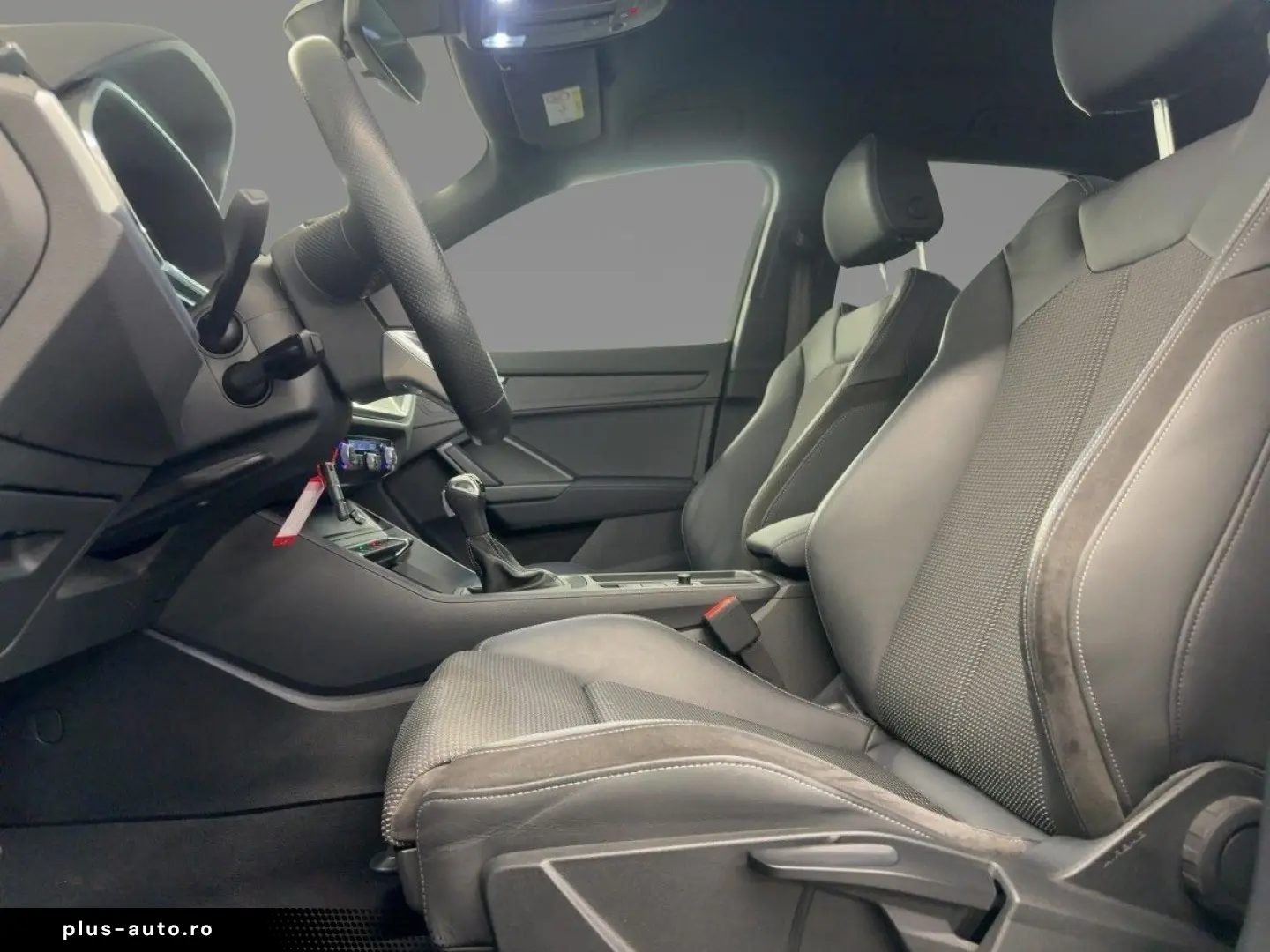 AUDI Q3 S line 45 TFSI e S tronic Business Paket 19-Z