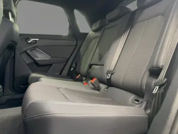 AUDI Q3 S line 45 TFSI e S tronic Business Paket 19-Z