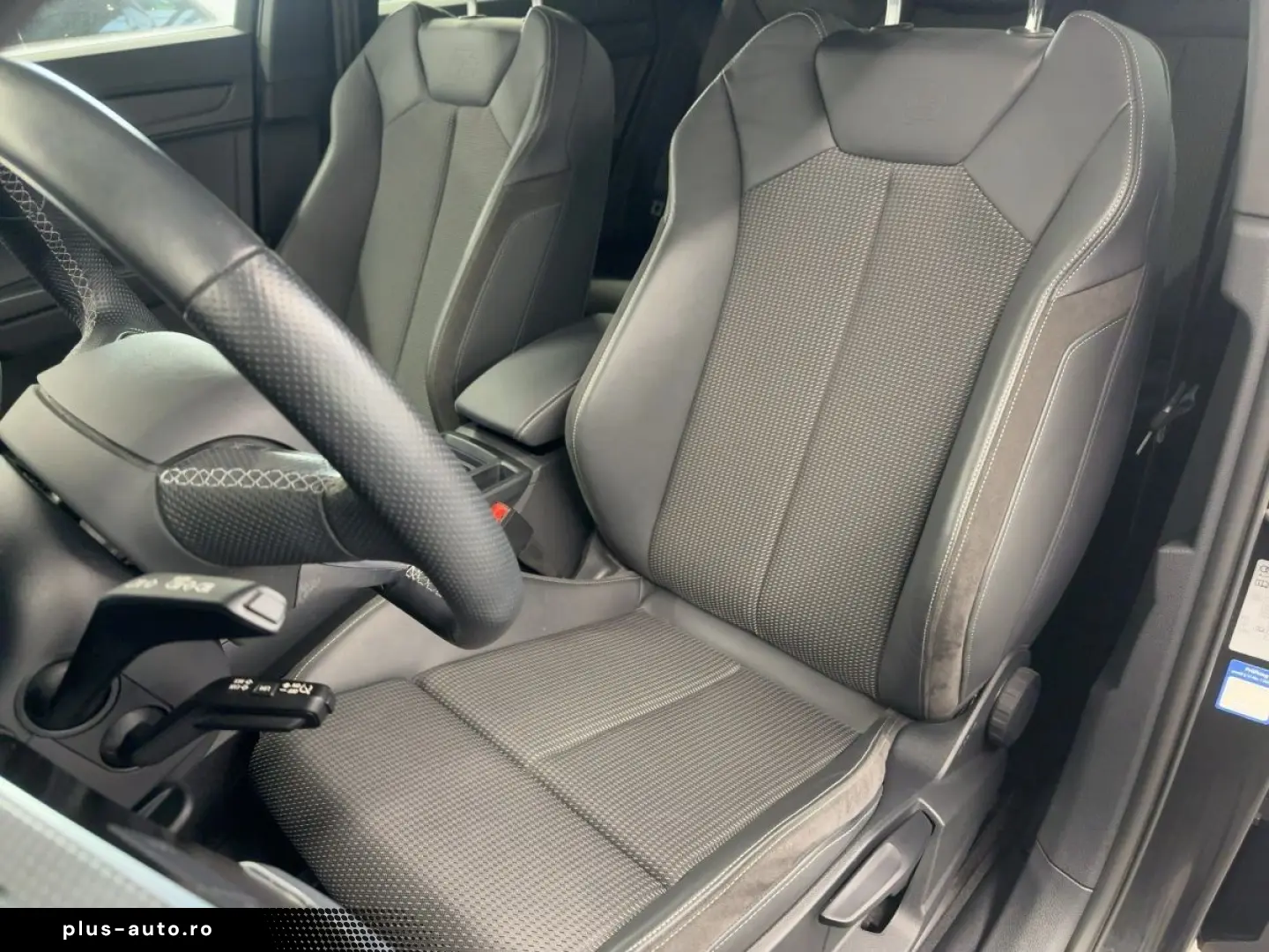 AUDI Q3 S line 45 TFSI e S tronic Business Paket 19-Z