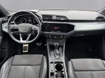 AUDI Q3 S line 45 TFSI e S tronic KAMERA  AHK  MATRIX