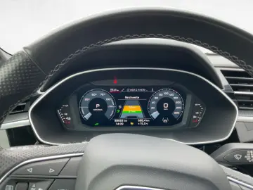 AUDI Q3 S line 45 TFSIe S tronic  AHK CarPlay LED