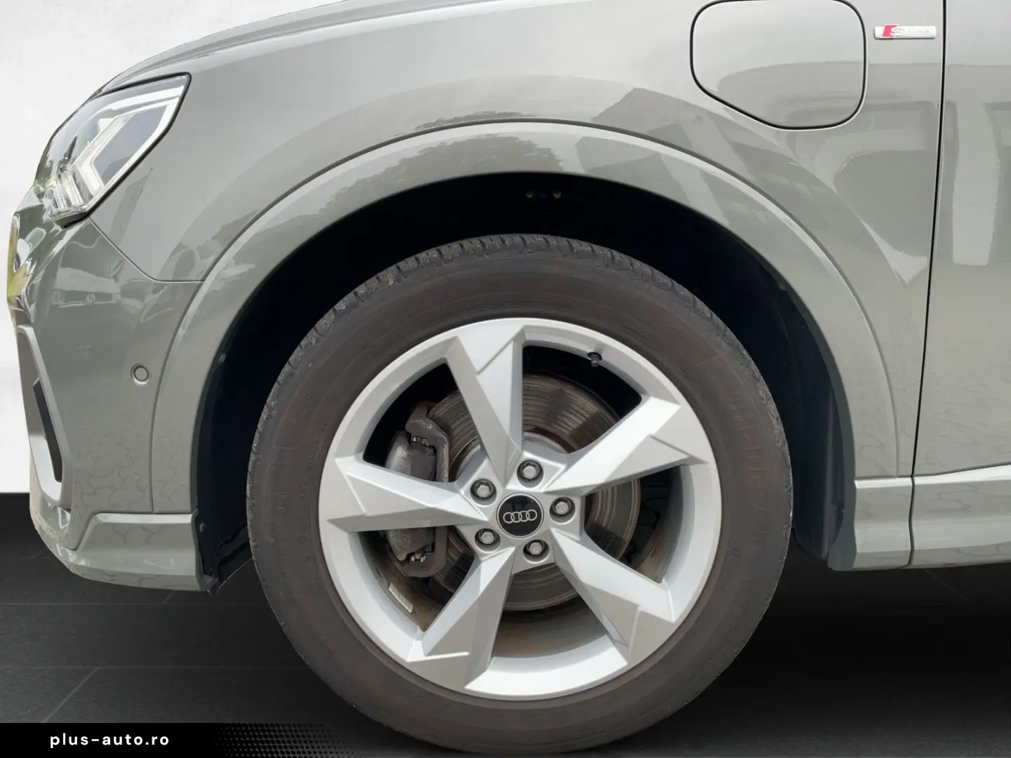 AUDI Q3 S line 45 TFSIe S tronic  AHK CarPlay LED