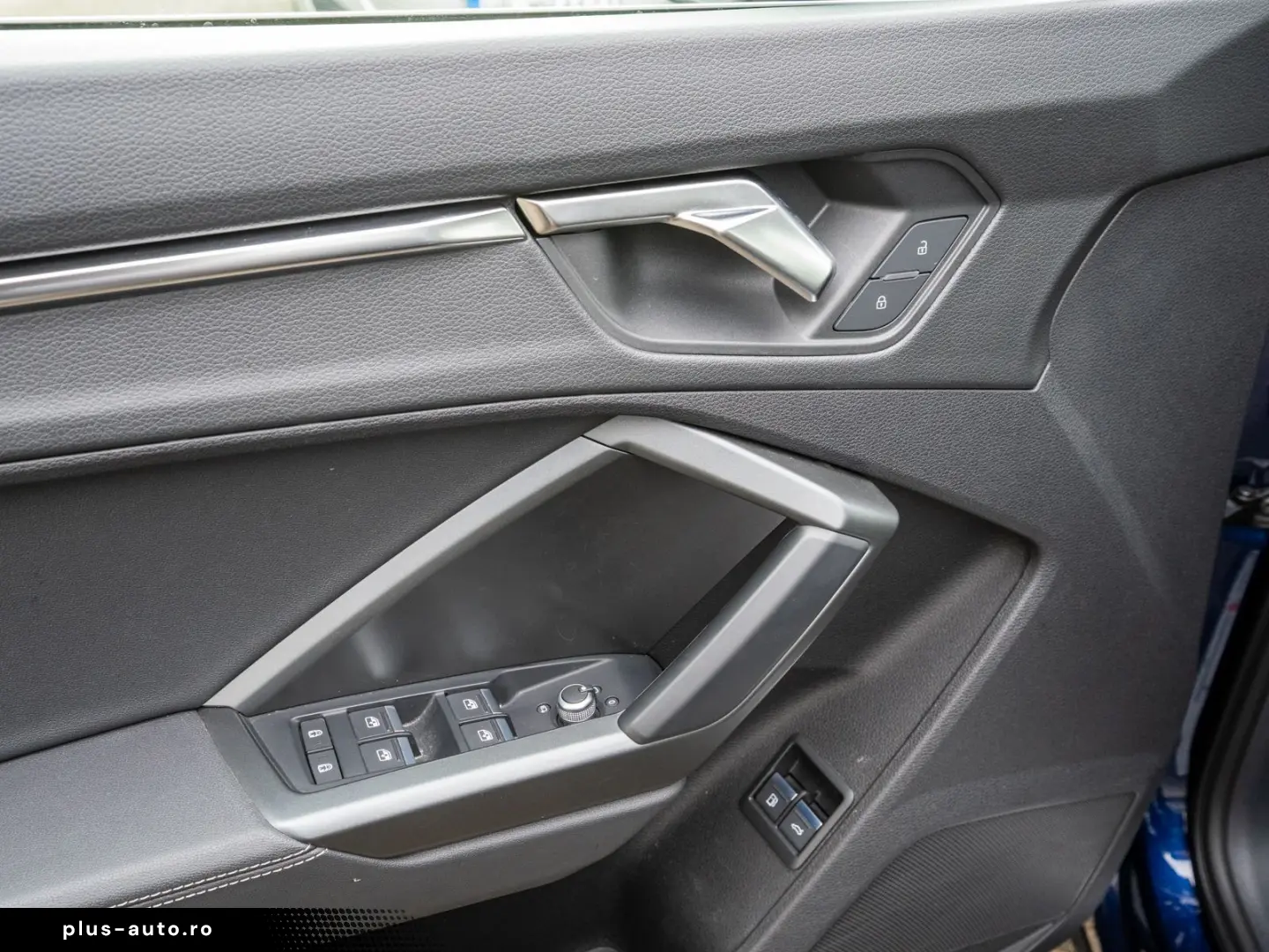 AUDI Q3 S line 45TFSI e Stronic LED Navi RFK SHZ