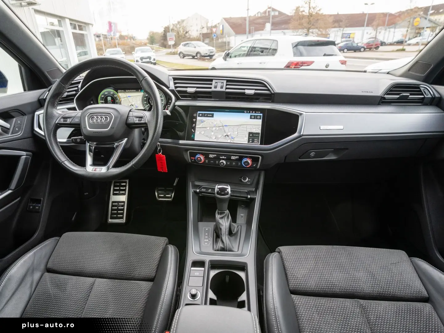 AUDI Q3 S line 45TFSI e Stronic LED Navi RFK SHZ