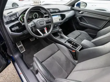 AUDI Q3 S line 45TFSI e Stronic LED Navi RFK SHZ
