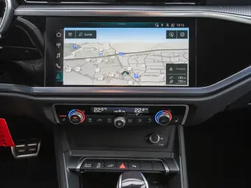 AUDI Q3 S line 45TFSI e Stronic LED Navi RFK SHZ