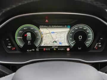 AUDI Q3 S line 45TFSI e Stronic LED Navi RFK SHZ