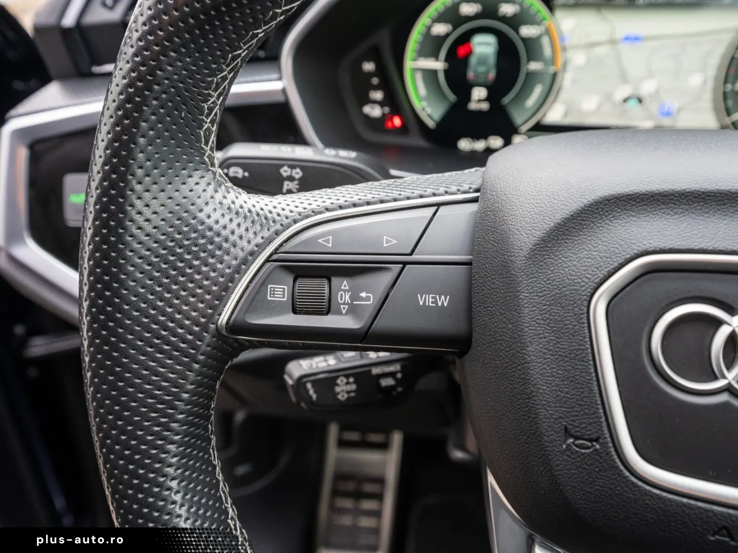 AUDI Q3 S line 45TFSI e Stronic LED Navi RFK SHZ