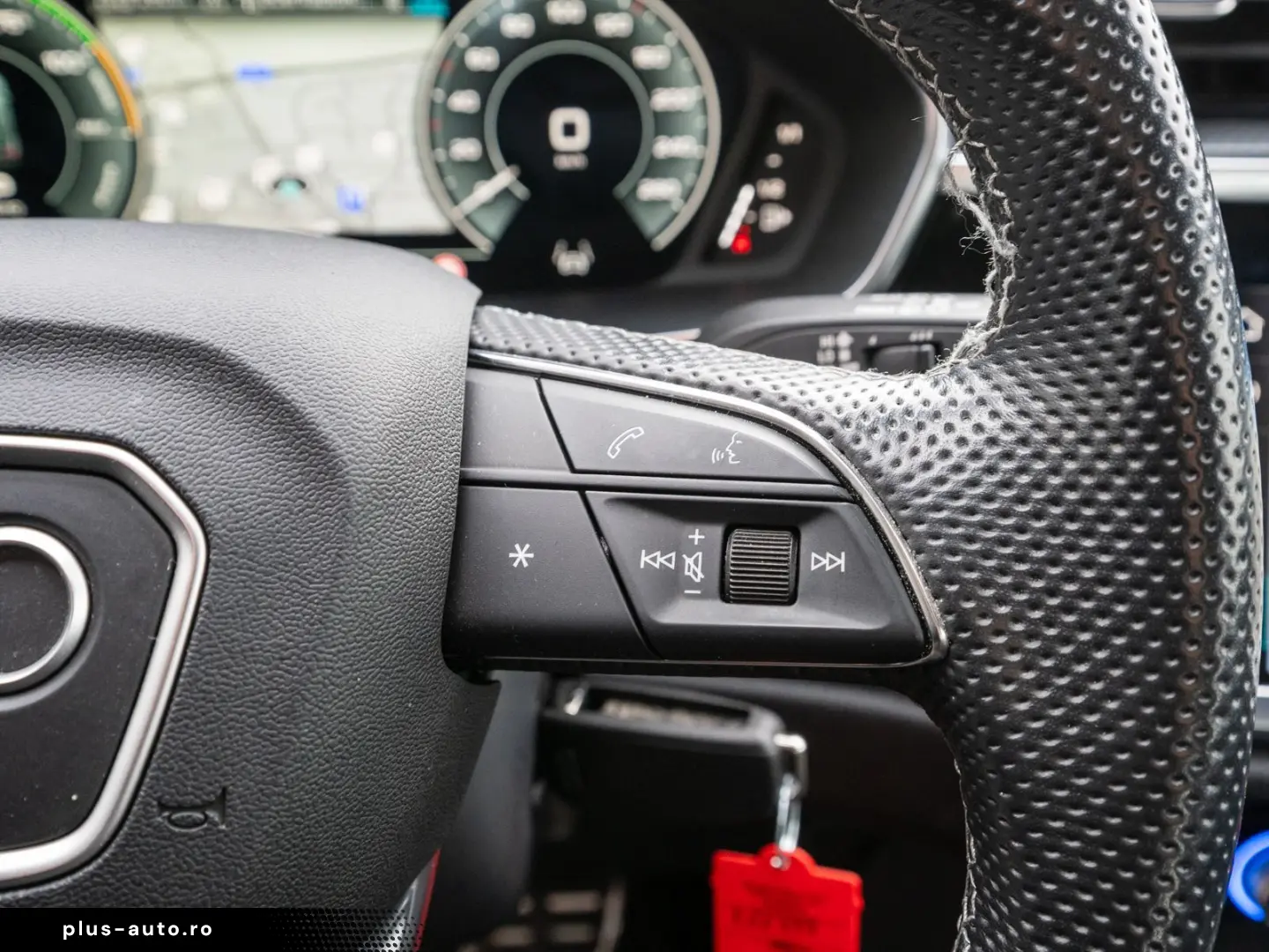 AUDI Q3 S line 45TFSI e Stronic LED Navi RFK SHZ