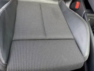 AUDI Q3 45 TFSI e S line MMI PDC AMIENTE 19 ZOLL