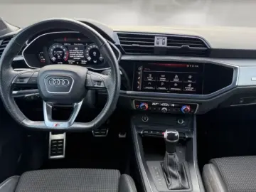 AUDI Q3 45 TFSI e S line MMI PDC AMIENTE 19 ZOLL