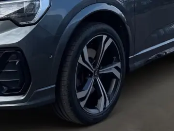 AUDI Q3 45 TFSI e S line MMI PDC AMIENTE 19 ZOLL