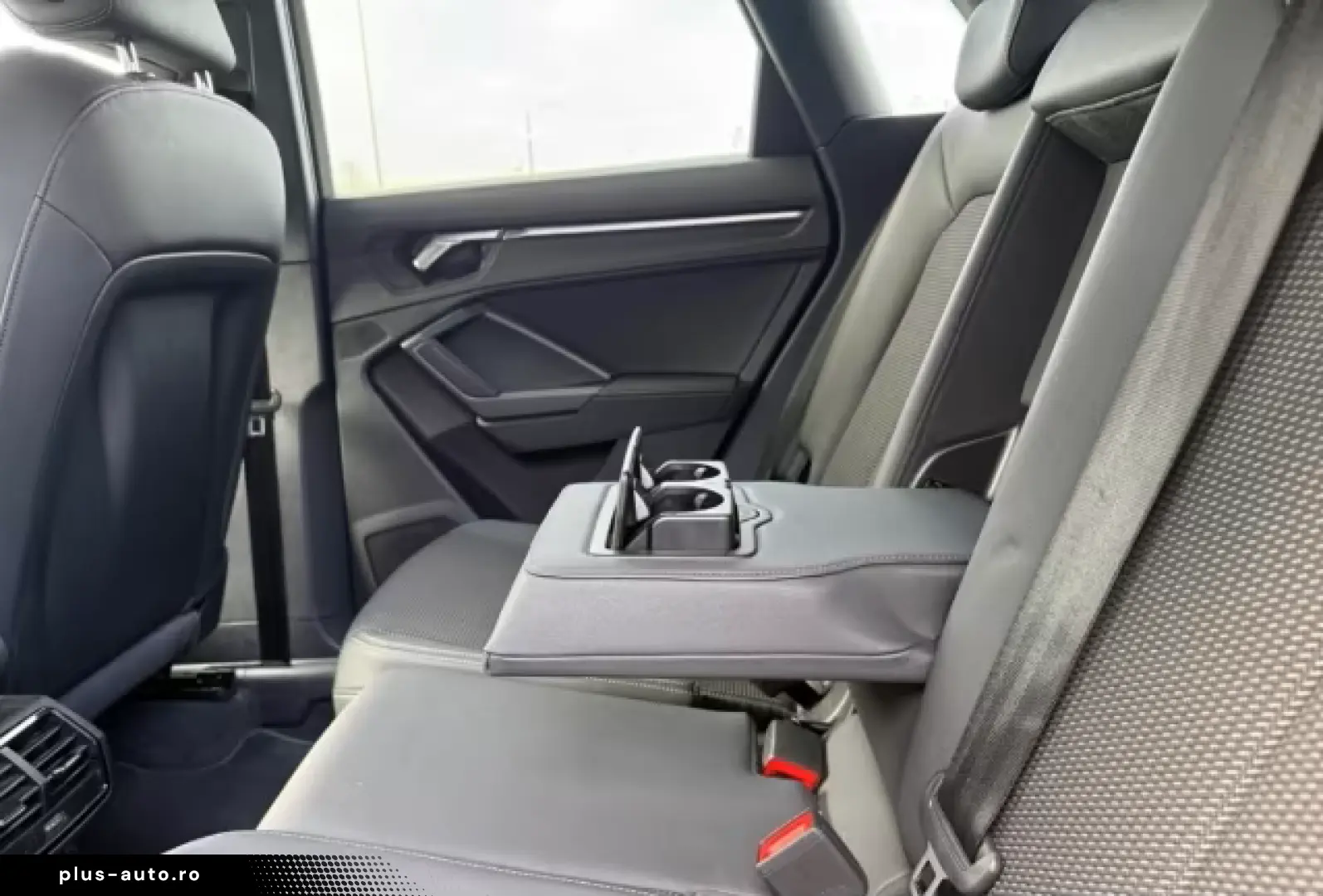 AUDI Q3 45 TFSI e S line MMI PDC AMIENTE 19 ZOLL