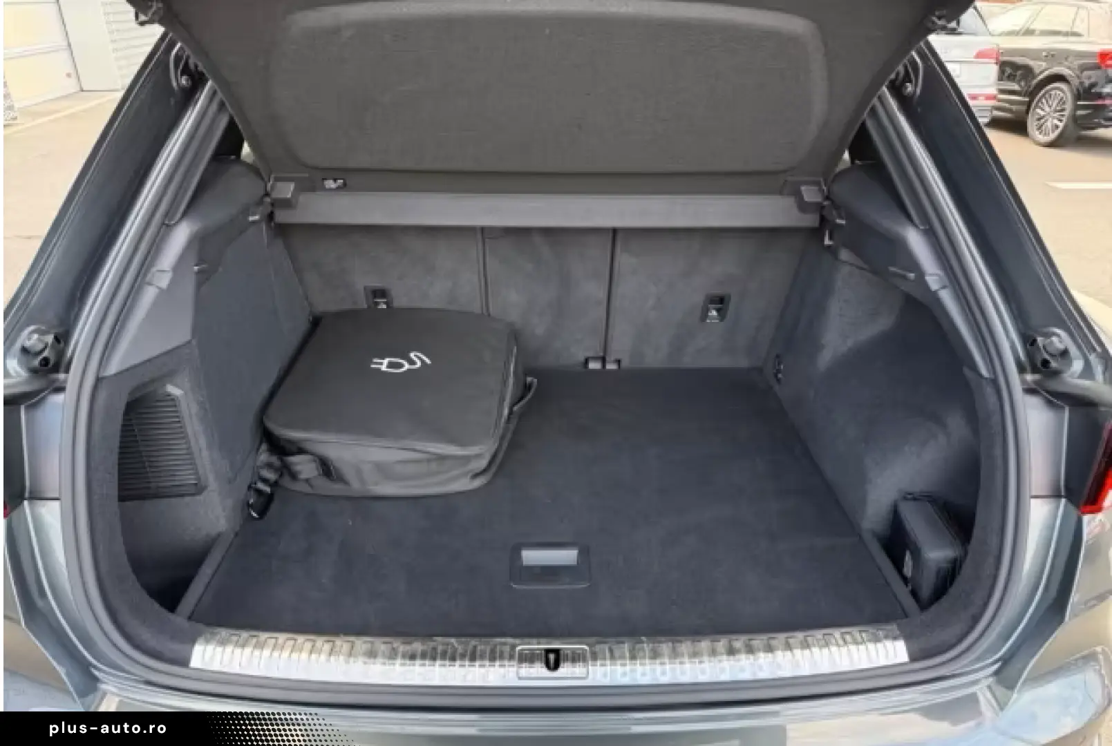 AUDI Q3 45 TFSI e S line MMI PDC AMIENTE 19 ZOLL