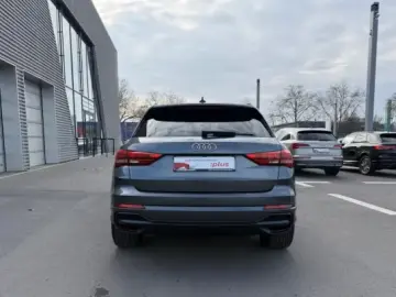 AUDI Q3 45 TFSI e S line MMI PDC AMIENTE 19 ZOLL