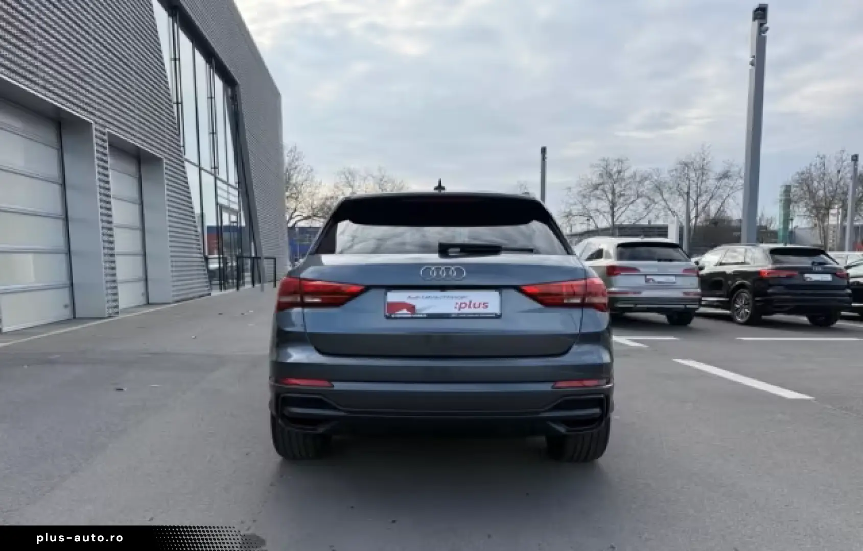 AUDI Q3 45 TFSI e S line MMI PDC AMIENTE 19 ZOLL