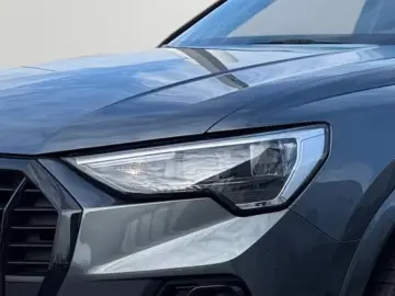 AUDI Q3 45 TFSI e S line MMI PDC AMIENTE 19 ZOLL