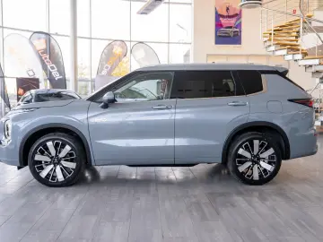 Mitsubishi Outlander Outlander PHEV 2.4L 4WD AT Instyle