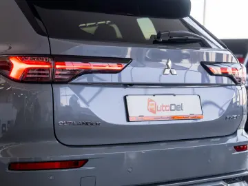 Mitsubishi Outlander Outlander PHEV 2.4L 4WD AT Instyle