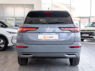 Mitsubishi Outlander Outlander PHEV 2.4L 4WD AT Instyle