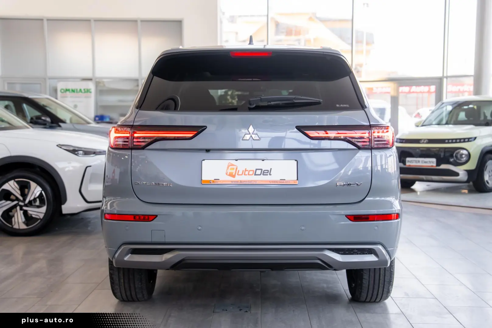 Mitsubishi Outlander Outlander PHEV 2.4L 4WD AT Instyle