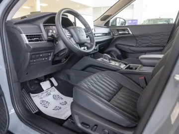 Mitsubishi Outlander Outlander PHEV 2.4L 4WD AT Instyle