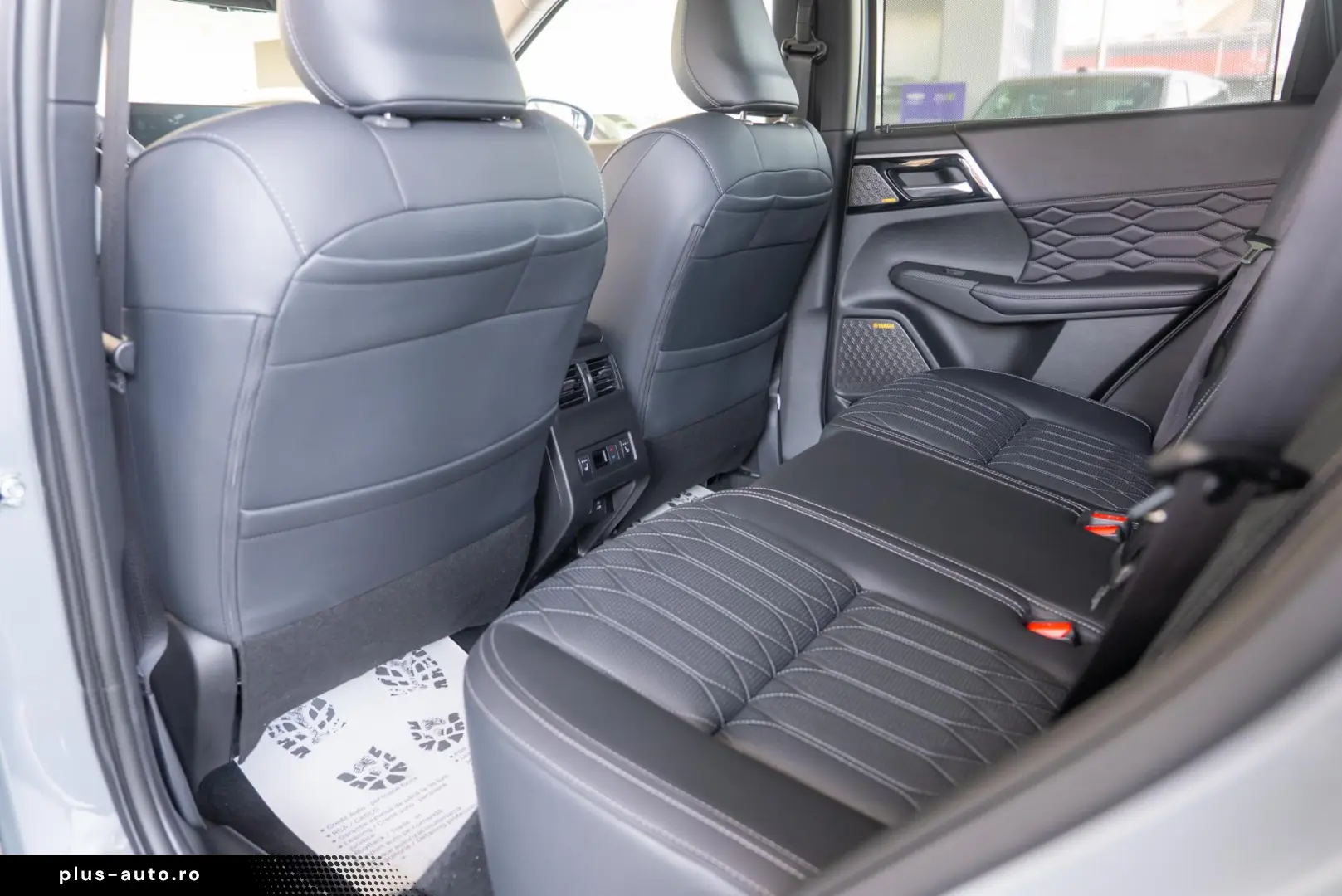 Mitsubishi Outlander Outlander PHEV 2.4L 4WD AT Instyle