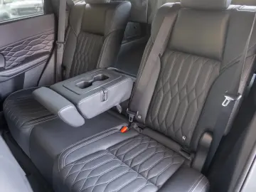 Mitsubishi Outlander Outlander PHEV 2.4L 4WD AT Instyle