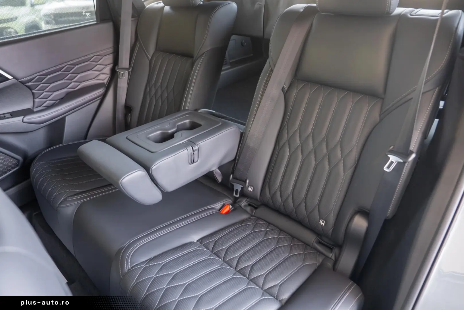 Mitsubishi Outlander Outlander PHEV 2.4L 4WD AT Instyle