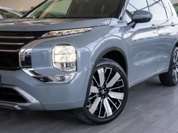 Mitsubishi Outlander Outlander PHEV 2.4L 4WD AT Instyle