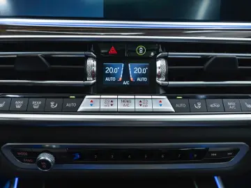 BMW X5 xDrive40i M-Sportpaket HUD 360  H&K LED PDC