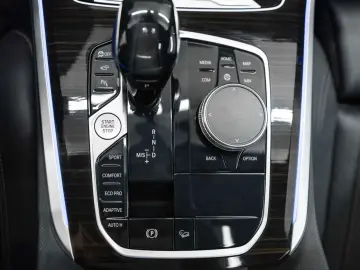 BMW X5 xDrive40i M-Sportpaket HUD 360  H&K LED PDC