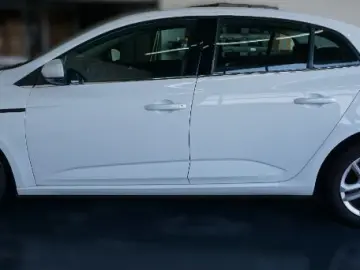 RENAULT MEGANE 1.3 TCe 140CP Zen EDC