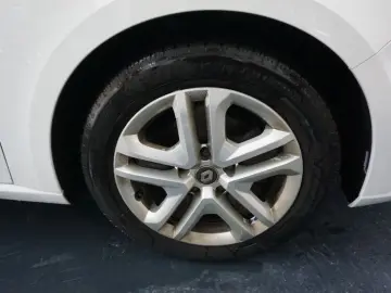 RENAULT MEGANE 1.3 TCe 140CP Zen EDC