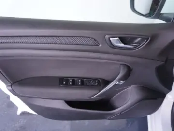 RENAULT MEGANE 1.3 TCe 140CP Zen EDC