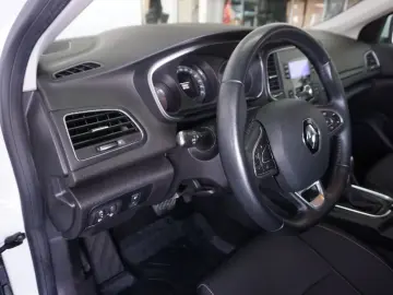 RENAULT MEGANE 1.3 TCe 140CP Zen EDC