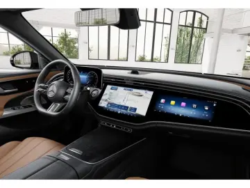 MERCEDES-BENZ E 200 4M AMG Superscreen Pano Burm4D Night 20