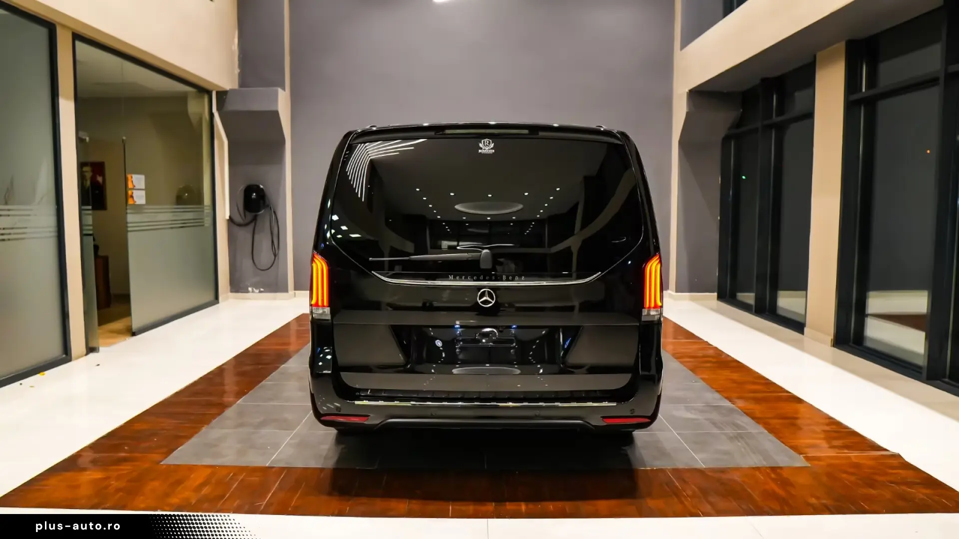 Mercedes-Benz V 300 extralang VIP VAN AMG