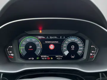 AUDI Q3 Sportback 45 TFSI e S line Navi  Virtual  LED