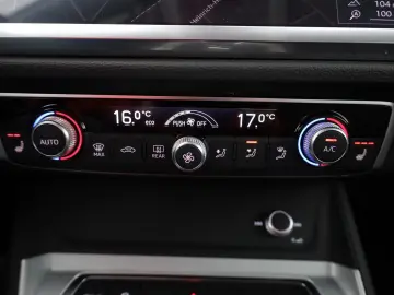 AUDI Q3 45 TFSI e S-Line LED Navi AHK Virtual Cockpit