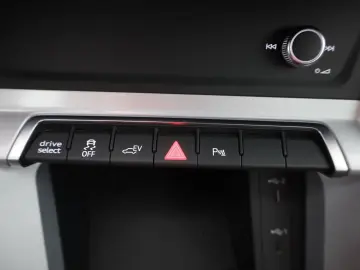 AUDI Q3 45 TFSI e S-Line LED Navi AHK Virtual Cockpit