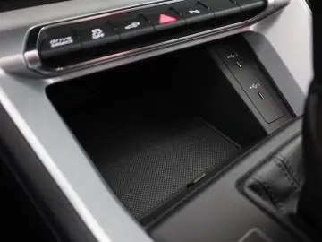 AUDI Q3 45 TFSI e S-Line LED Navi AHK Virtual Cockpit