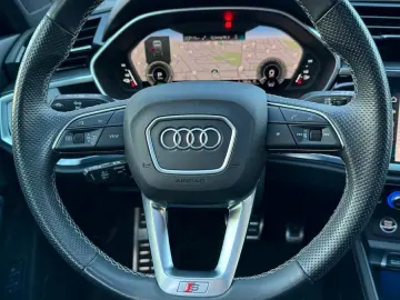 AUDI Q3 45 TFSI e S line Sonos Pano Navi MwSt. CarPla