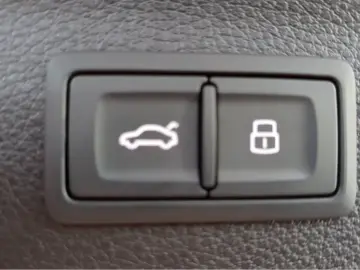 AUDI Q3 45 TFSI e S-Line Navi LED Pano Rückfahrkamera