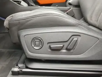 AUDI Q3 45 TFSI e S-Line Navi LED Pano Rückfahrkamera