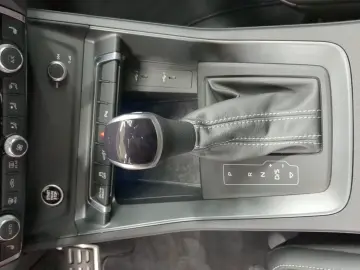 AUDI Q3 45 TFSI e S-Line Navi LED Pano Rückfahrkamera