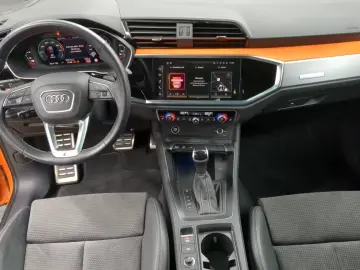 AUDI Q3 45 TFSI e S-Line Navi LED Pano Rückfahrkamera