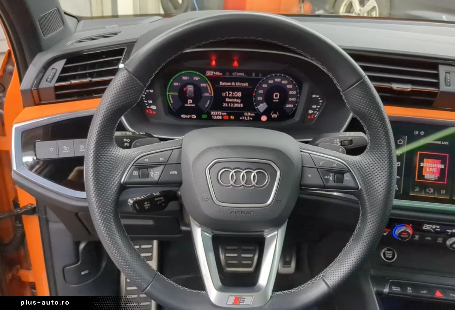 AUDI Q3 45 TFSI e S-Line Navi LED Pano Rückfahrkamera